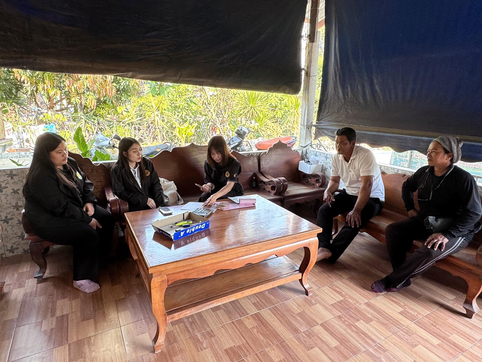 title - ส.ป.ก.อ่างทอง ลงพื้นที่ให้บริการรับชำระเงินกู้ยืมและประชาสัมพันธ์เงินกองทุนการปฏิรูปที่ดินเพื่อเกษตรกรรมแก่เกษตรกร